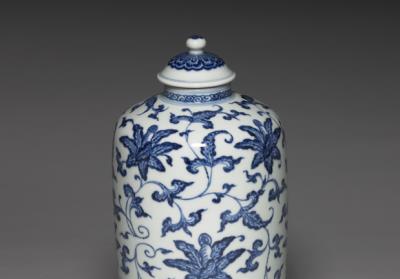 图片[2]-Lidded jar with intertwined floral decoration in underglaze blue, Qing dynasty, Yongzheng reign (1723-1735)-China Archive